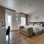 66 Saint Paul's&spa