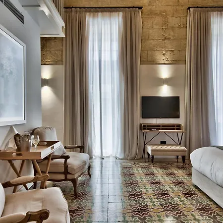 66 Saint Paul's & La Valeta