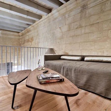 Pensión 66 Saint Paul's &