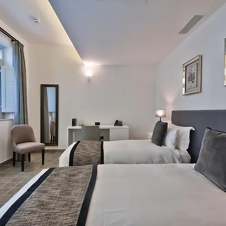 66 Saint Paul's & Pensión