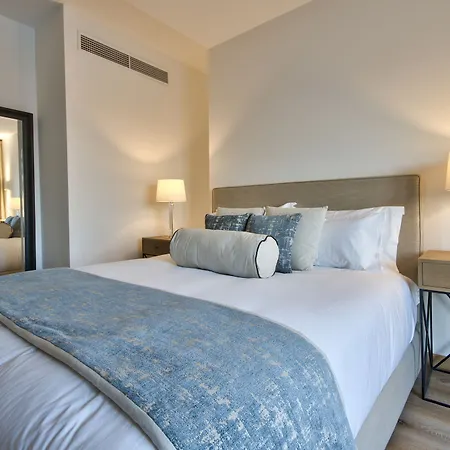 Pensión 66 Saint Paul's & 4*