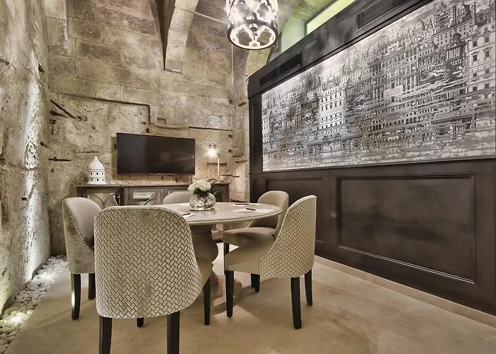 66 Saint Paul's & 4* バレッタ