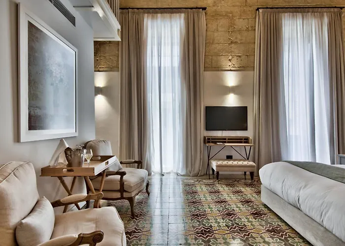 66 Saint Paul's & Валетта