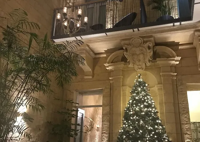 66 Saint Paul's & 4*