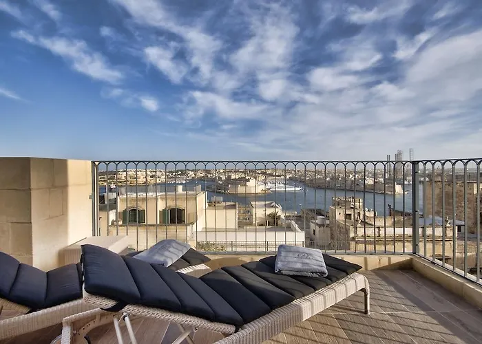 66 Saint Paul's & Гостевой дом 4*