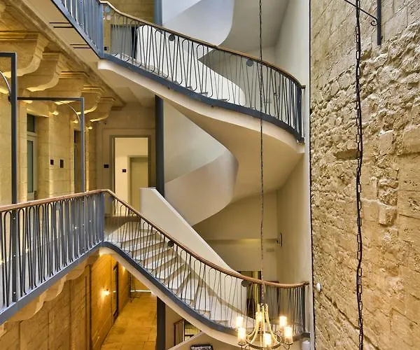 66 Saint Paul's & La Valletta