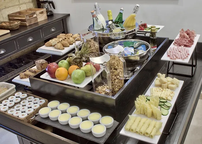 66 Saint Paul's & Гостевой дом 4*