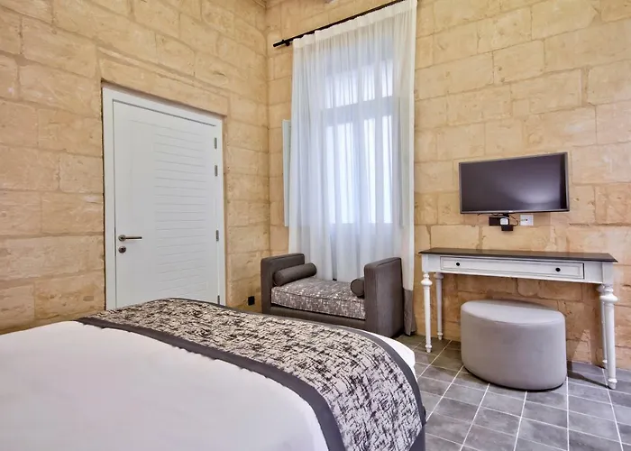 66 Saint Paul's & Гостевой дом 4*